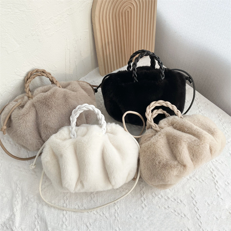 

X fashion Women Tote Furry Handbags Hobos Designer Shoulder Bags lady small Winter fur Purses Totes 2021 Warm underarm Handbag, White