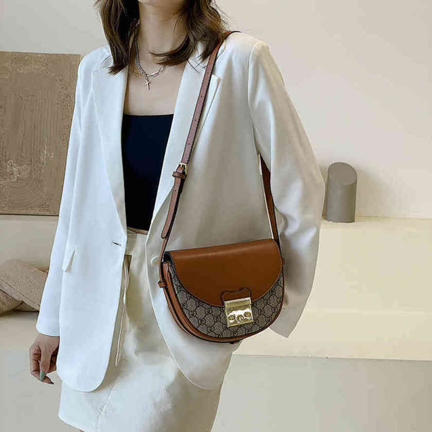 

20% off sitewide 2022 Top Design Luxury Bags Bag leisure shell small oblique cross trend women's bag, Black