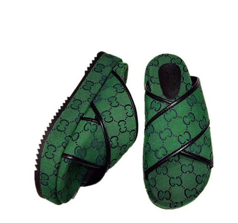 

2022 Thick Bottom Sandals Women Slippers Embroidered Shoes Cotton Platform Fashion Slipper Letter Flat Mules Lady Designer Sandals Stylist Summer Outdoor Beach