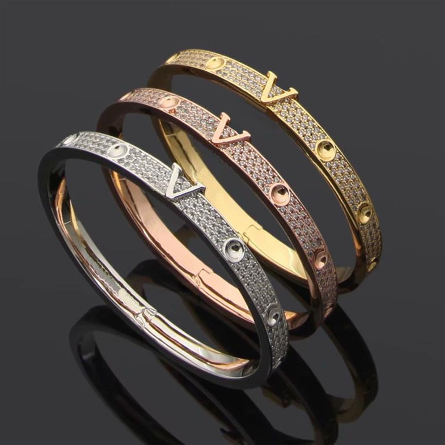 

Europe America Fashion Style Lady Women Titanium steel Engraved V Initials Settings Diamond Empreinte Bangle Bracelet 3 Color bang237S
