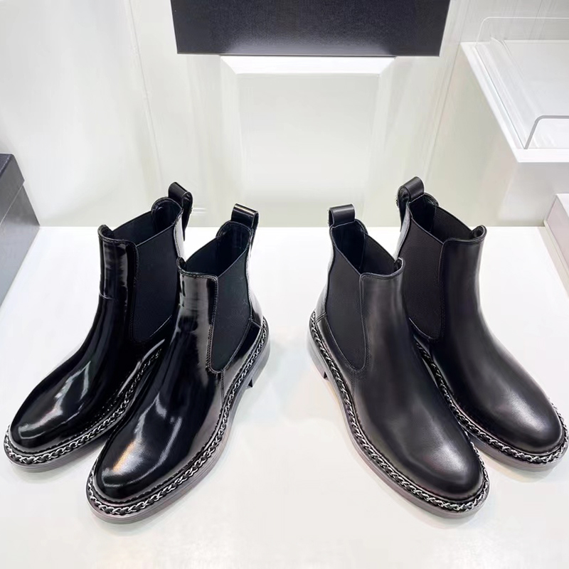 

Women's Metal Chain Ankle Boots winter fashion elastic leather smooth shiny top designer luxury flat heel cuff Chelsea rider motorcycle boots size 35-41, Black