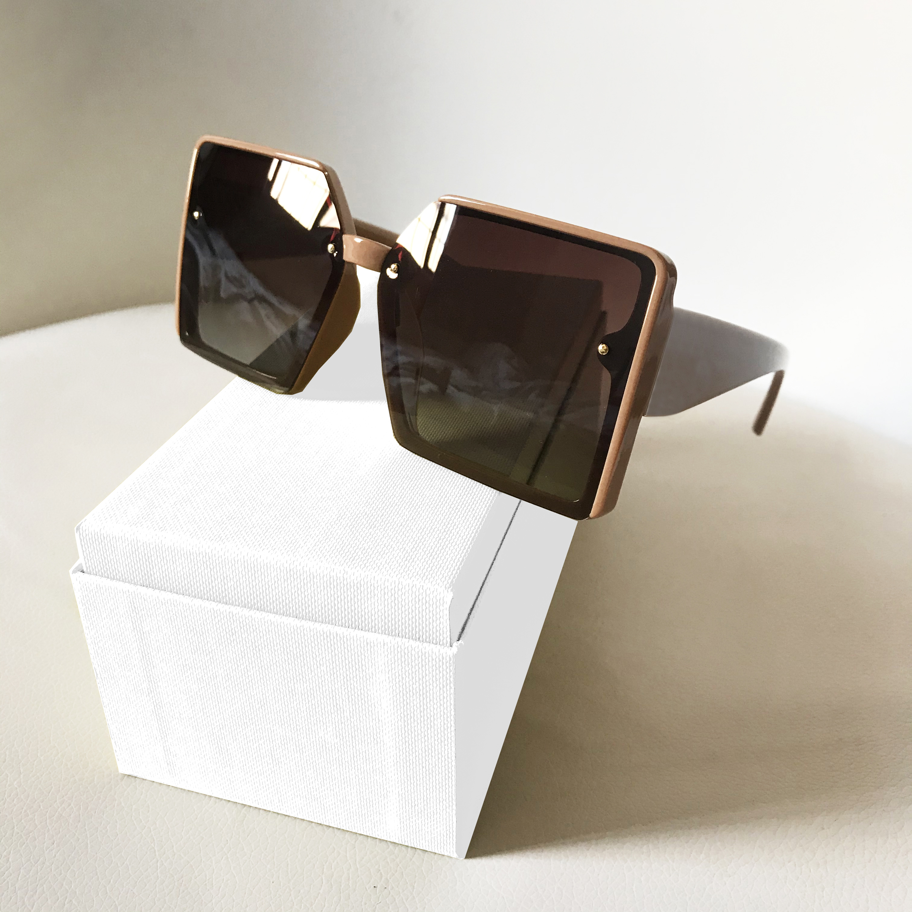 

2022 Designer sunglasses for women mens Sunglasses Square Black and bright polarizing glasses Man Woman cool style eyeglasses UV400 Original Box