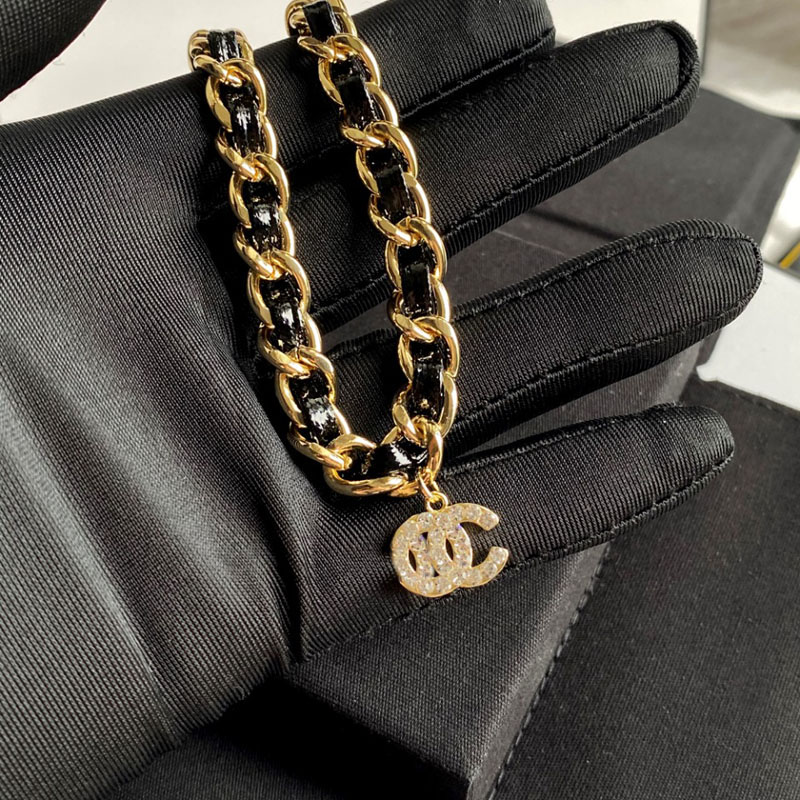 

Luxury Designer C-Letter Necklace Choker Chain 18K Gold Plated Brass Copper Crystal Letters Pendant Necklaces For Women Fashion Wedding