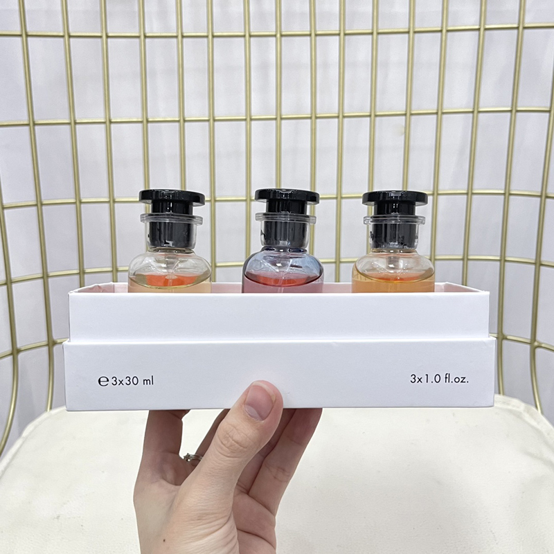 

lady perfume set 30ml 3 pieces suit spray with sprinkler eau de parfum highest quality different smell and fast delivery