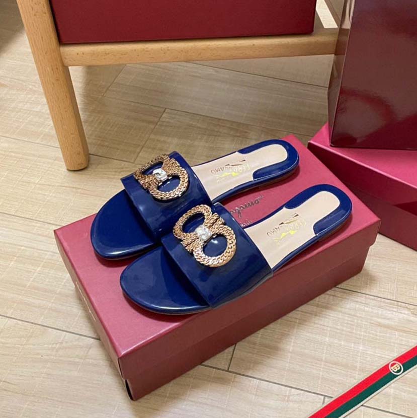 Luxury Brand Sandal Designer Slippers Slides Brocade floral Geuthe Suppine en cuir Flip Flops Femme Chaussures Sandale 11