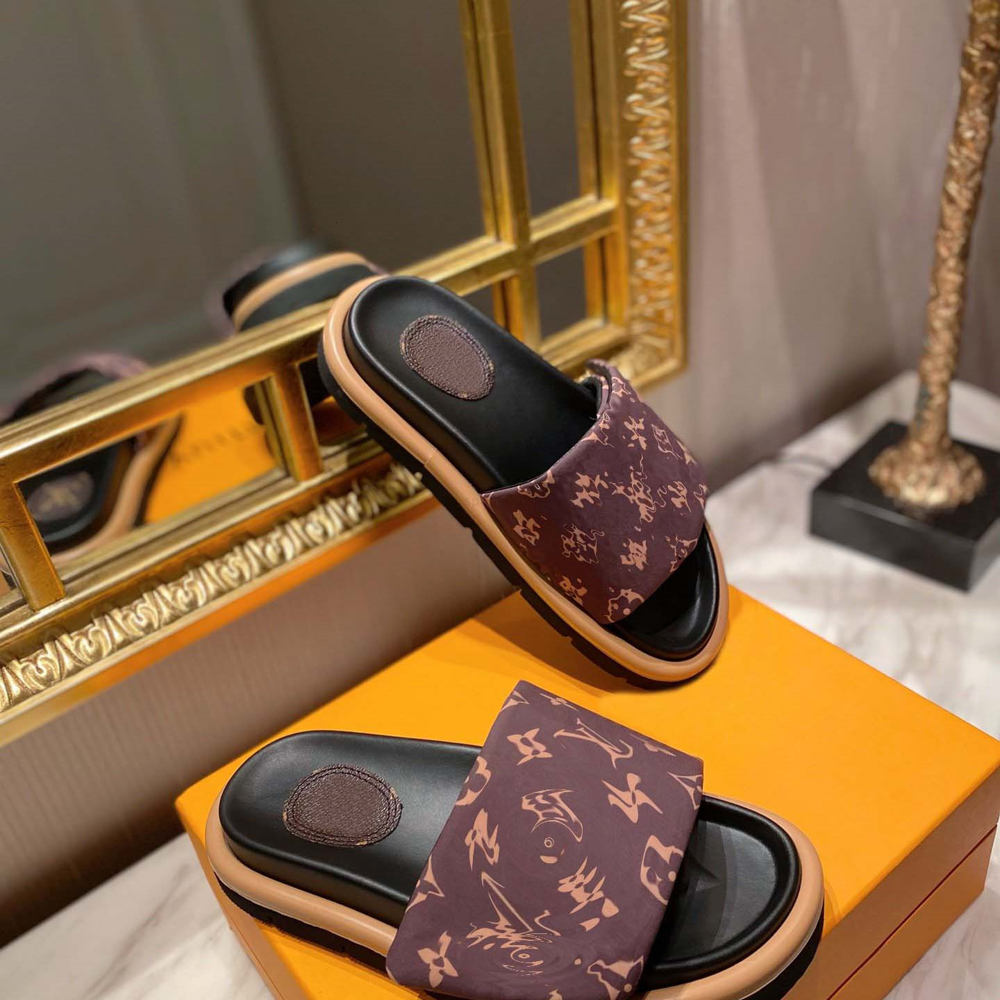 

Men Women POOL PILLOW COMFORT slippers plush Designer Rubber Slipper Slides Sandals Shoes Summer Beach Outdoor Cool Fashion Lady Slide Flat