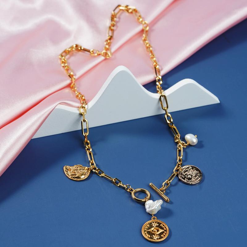 

Chains Vintage Baroque Pearl Pendant Necklaces Carved Coin Clavicle Chain Necklace For Women Toggle Punk JewelryChains