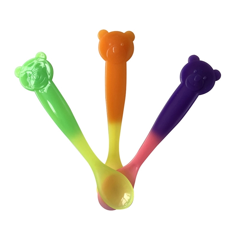 4Color Capteur de température pour enfants Spoon garçons et filles Formation d'alimentation cuillère de table bébé ours à changement de couleur S