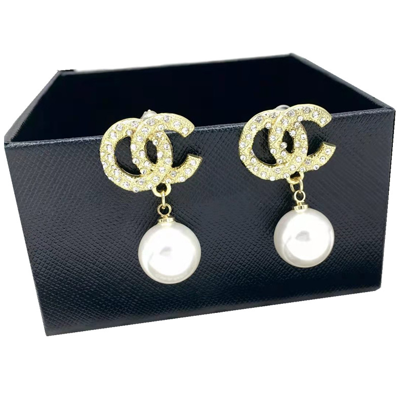 

Fashion Vintage Gold Pearl Drop Earrings Charm Drop Earrings For Women Girl Ladies Gift Accessories
