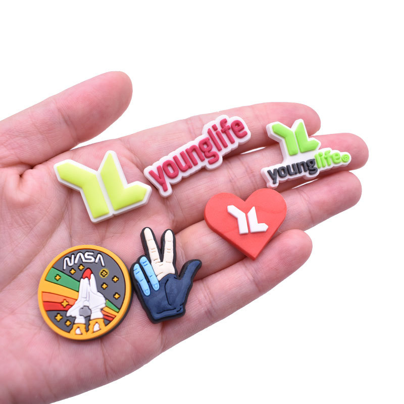 

1PCS PVC Cute Word Shoe Charms Hbcus Matter Zote Yes Girl PR Young Life Lady Riden NYC Queen Mystic Falls Croc Jibz Buckle