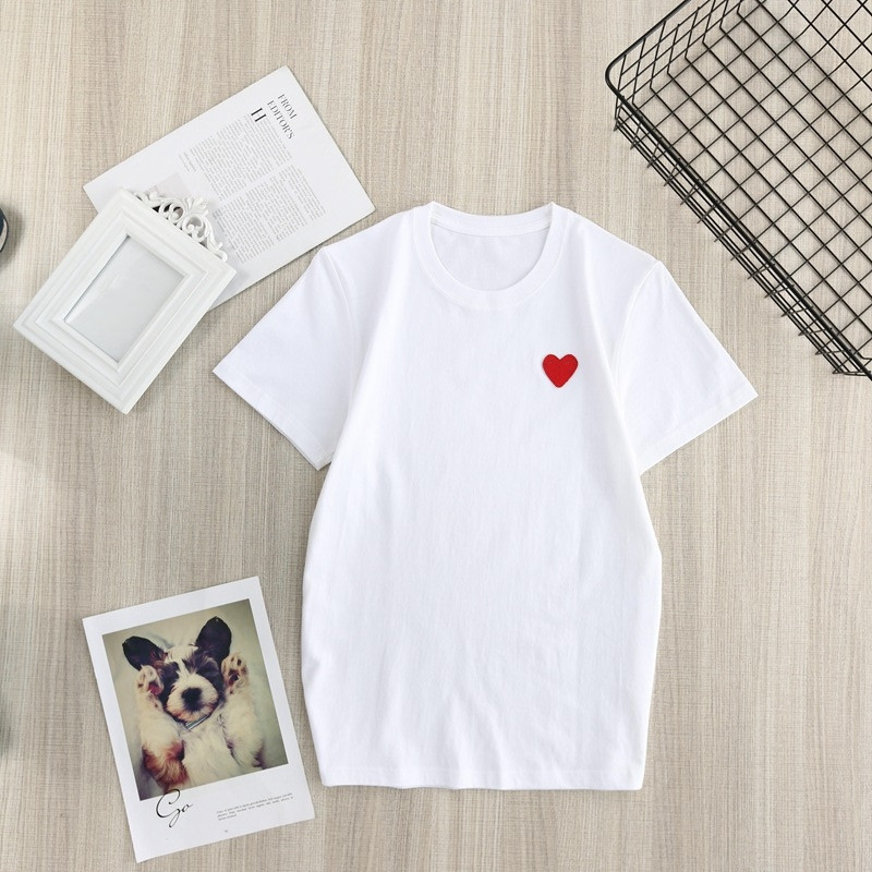 

Fashion Mens Play T Shirt Designer Red Heart Shirt Commes Casual Women Shirts Des Badge Garcons High Quanlity TShirts Cotton Embroidery Short Sleeve Summer Tee top 04, I need see other product