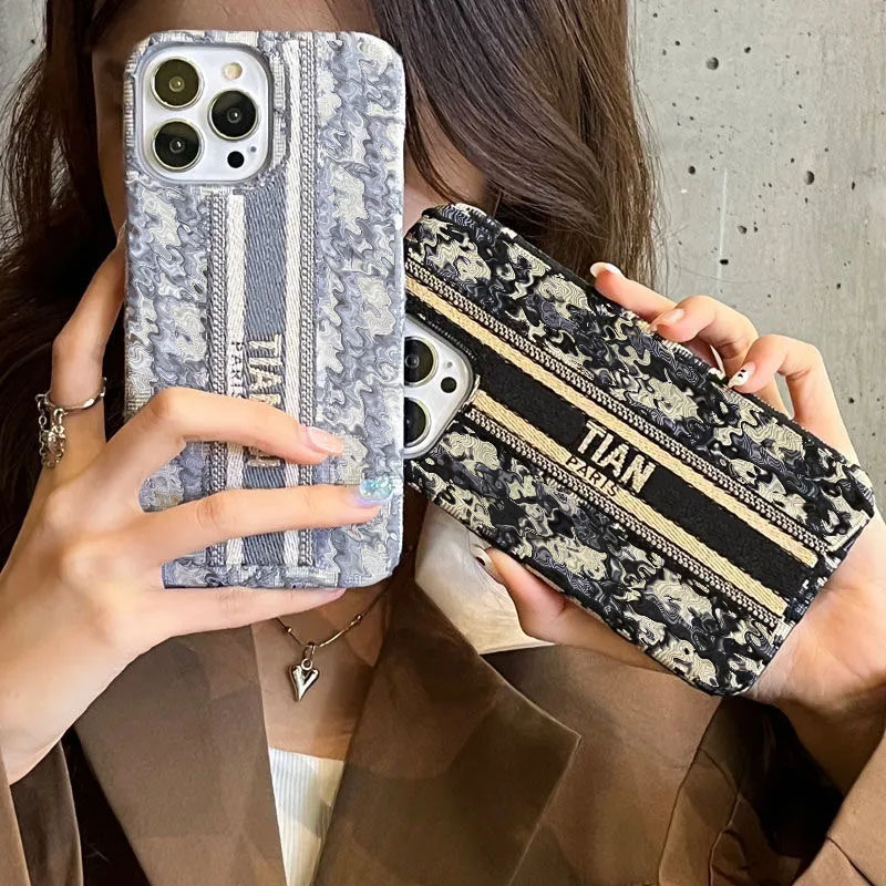 

Luxurys Designers thorn iPhone case fashion 13 mobile phone case 12promax high value iphone11 half pack hard cases good nice, Black