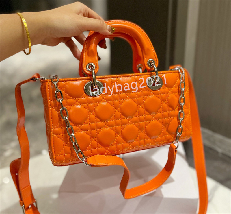 

Wallet Shoulder Bag Women Handbags Horizontal Version Underarm Diana Bag Handbagn Charm Wide Strap Fashion Versatile 2022 Top Quality Quilting Purses With Gift Box, Customize