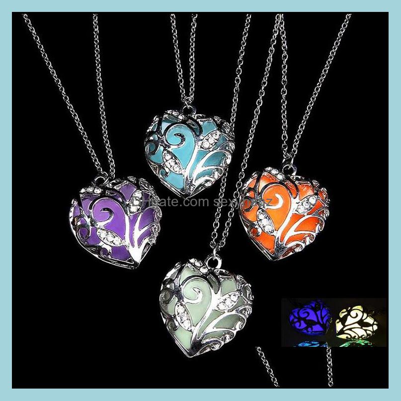 

Pendant Necklaces Pendants Jewelry Luminous Necklace Hollowed Heart Sier Chain For Women Girl Fashion Wholesale 0599Wh Drop Delivery 2021