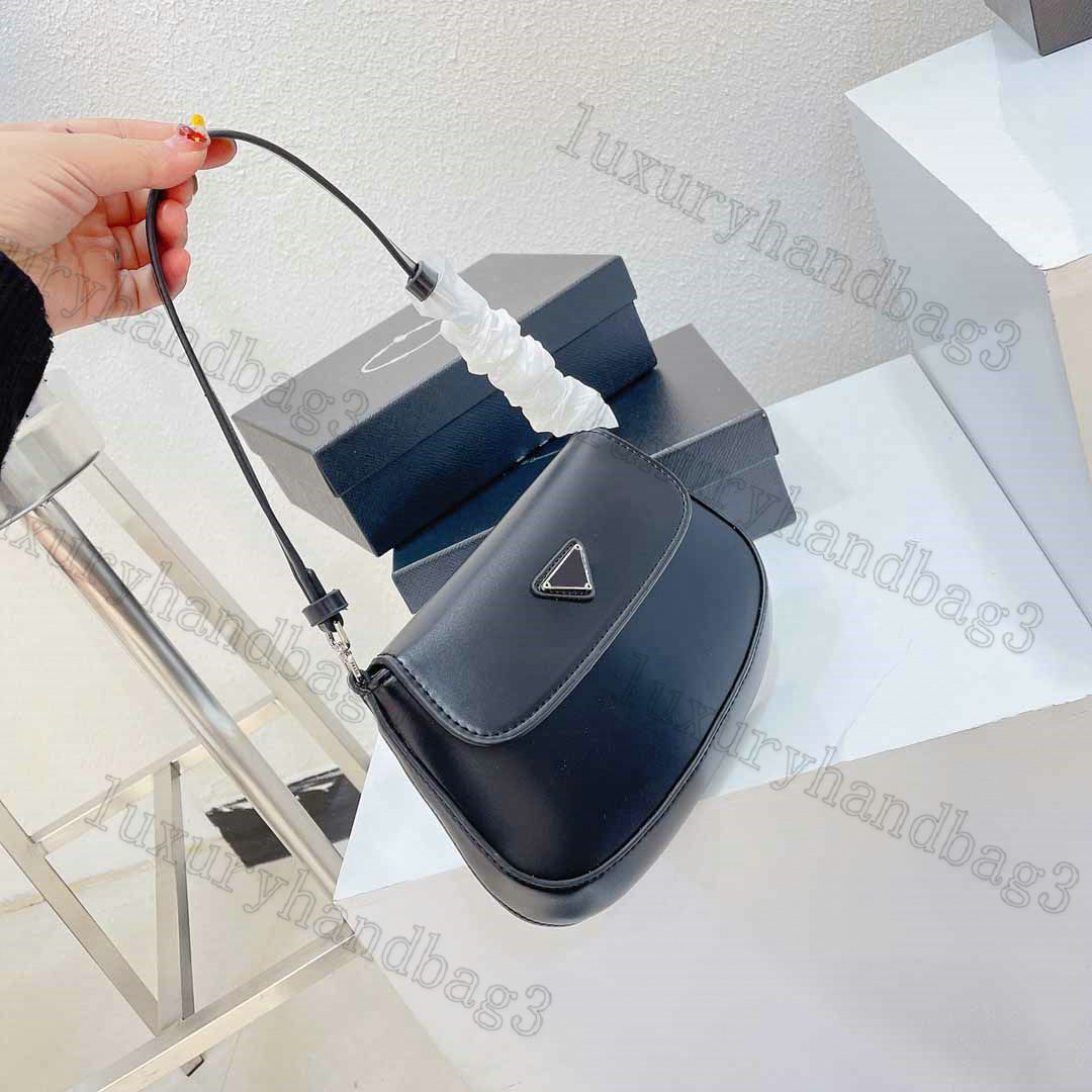 

Fashion Shoulder Bag Cleo Leather Brushed Flap Luxury Designer Crossbody Mini Shoulderbag Closure with Magnet Women Underarm Bags Vintage Ladies Wallet