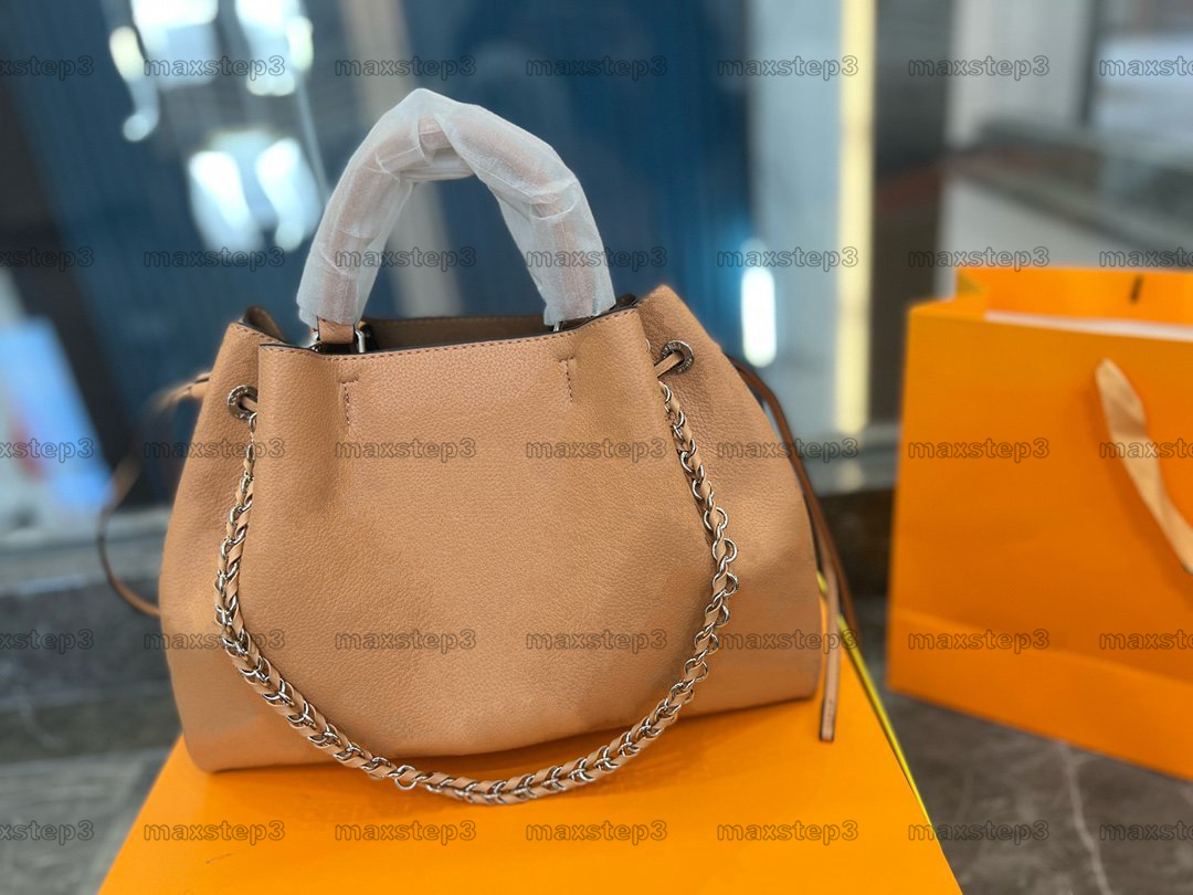 

Classic Bella Bucket bag Mahina Calf Leather Crossbody Women Designer Luxurys Handbag Hollow Out Drawstring Purse Shoulder Bags
