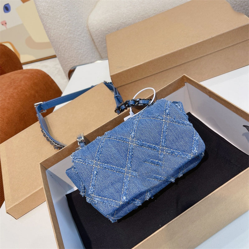 

Fashion Women's Denim Chest Handbags Flap Chain Chest Bags Waist Classic Luxury Designers Pocket Bag Genuine Cross Body Totes with Shoulder Straps Size 17cm*5cm*11cm, Blue