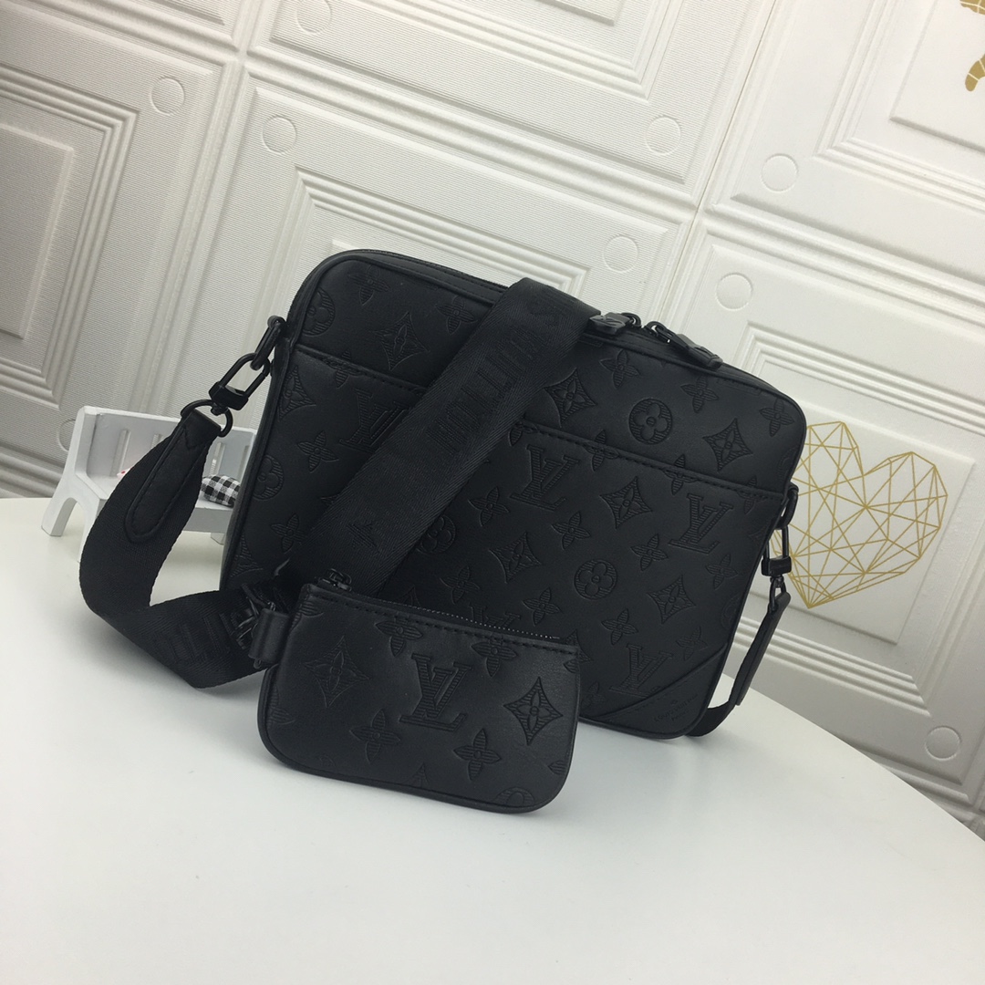 Men fashion briefcase canvas designer luxury one-shoulder postman inner compartment zipper mouth cross-body Classic Fashion Book to work M69443 5