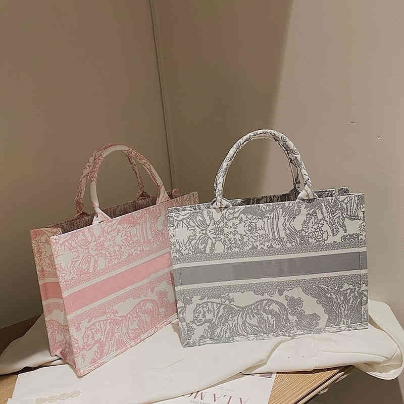 

Fashion Women's Shopping Wallet Book Bags Lady Handbags Versatile Large Capacity Embroidered Tote Bag Trendy Classic Handbag Shoulder Bag, Red (card package upon order)