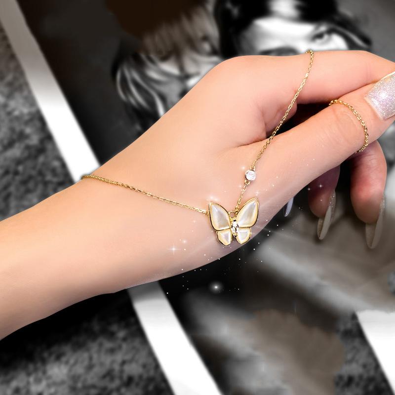 

Chains Wangxuyuan Light Luxury Necklace For Women18KGolden Clavicle Chain White Shell Butterfly Niche Pendant520Birthday Gift
