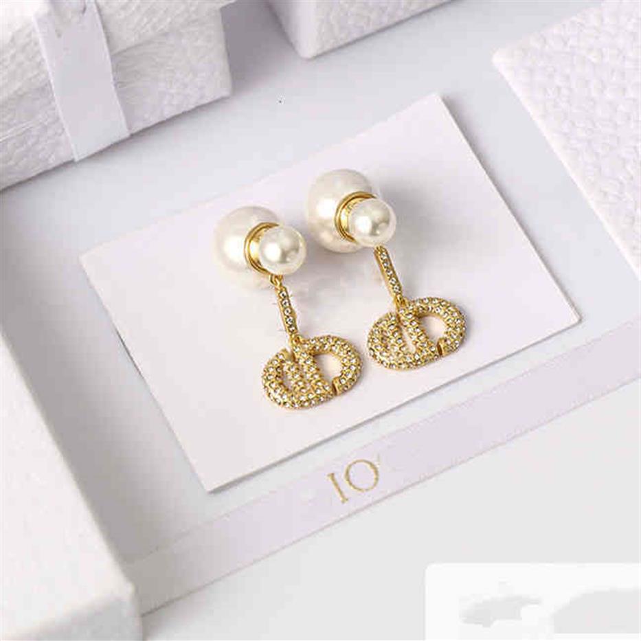 D 2022 LETTRE C Boucles d'oreilles Pouetter Stud Women Pearl Internet Célébrité Brouille à oreilles Bijoux de créateurs 0262M