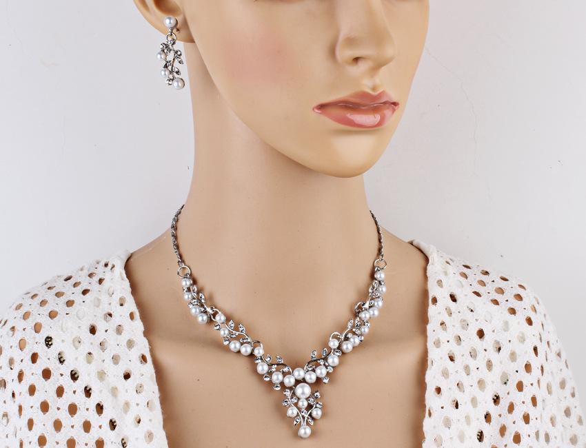 

Earrings & Necklace Leaf Pearl Two-Piece Chain Jewelry Set For Party Wedding Show GiftEarrings, As pic