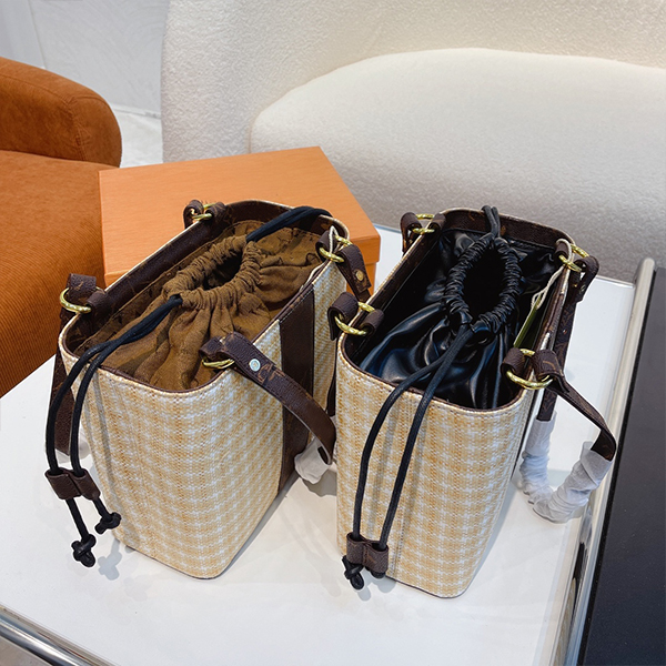 

Superior quality Bucket straw Tote bags Letter Retro pattern handbags Vegetable basket case new summer vacation beach bag woven bag women's single shoulder Tie up l, Black
