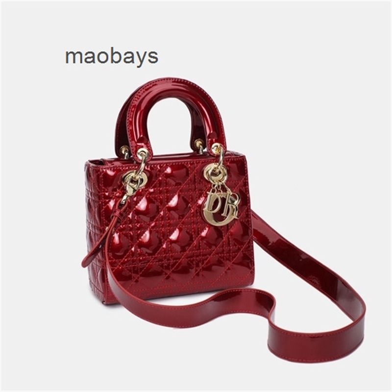 

christian christian Designer Leather Princess Diana bag female 2022 new autumn winter patent leather handbag Single Shoulder Messenger Bag, Gray