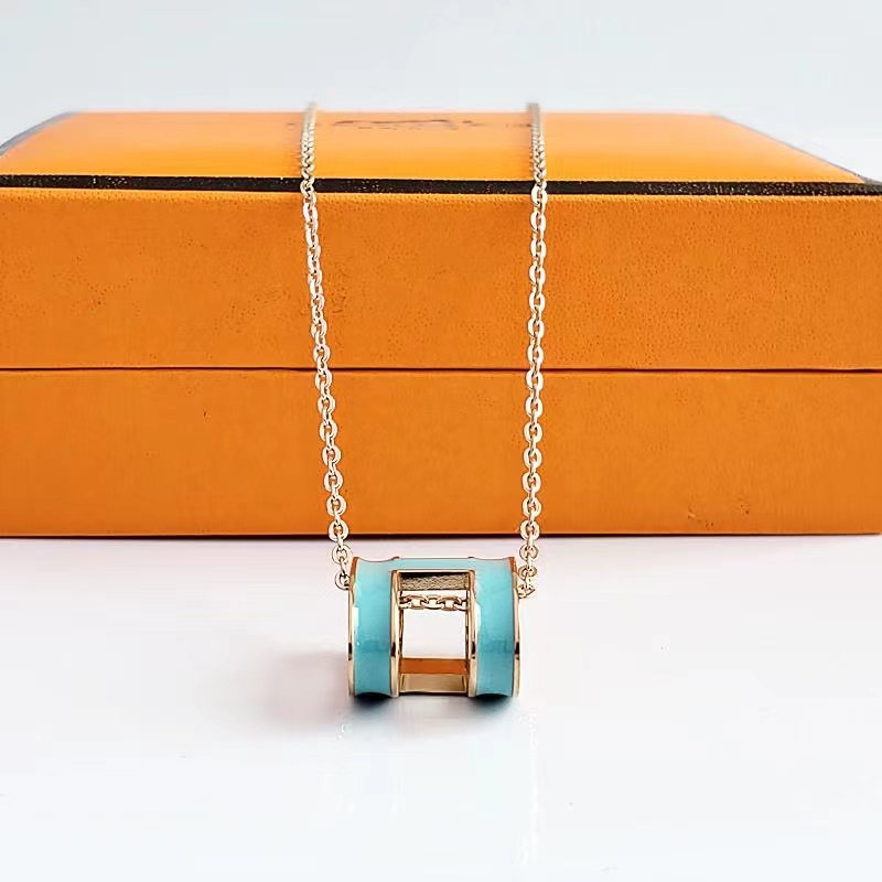 

New designer necklace high quality deluxe rose gold letter pendant for men and women necklaces