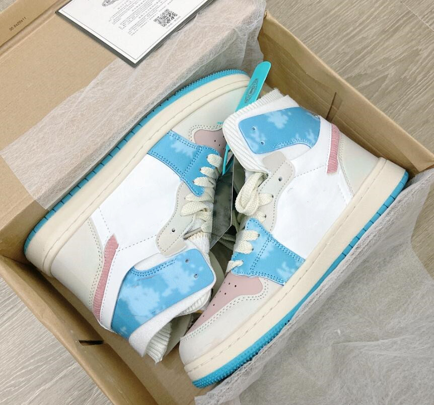 

Fashion Brand Basketball Shoes Trainers For Men Women High Top Lace-Up Casual Flats Outdoor Comfortable Wear-Resisting 1s Sneakers 36-44