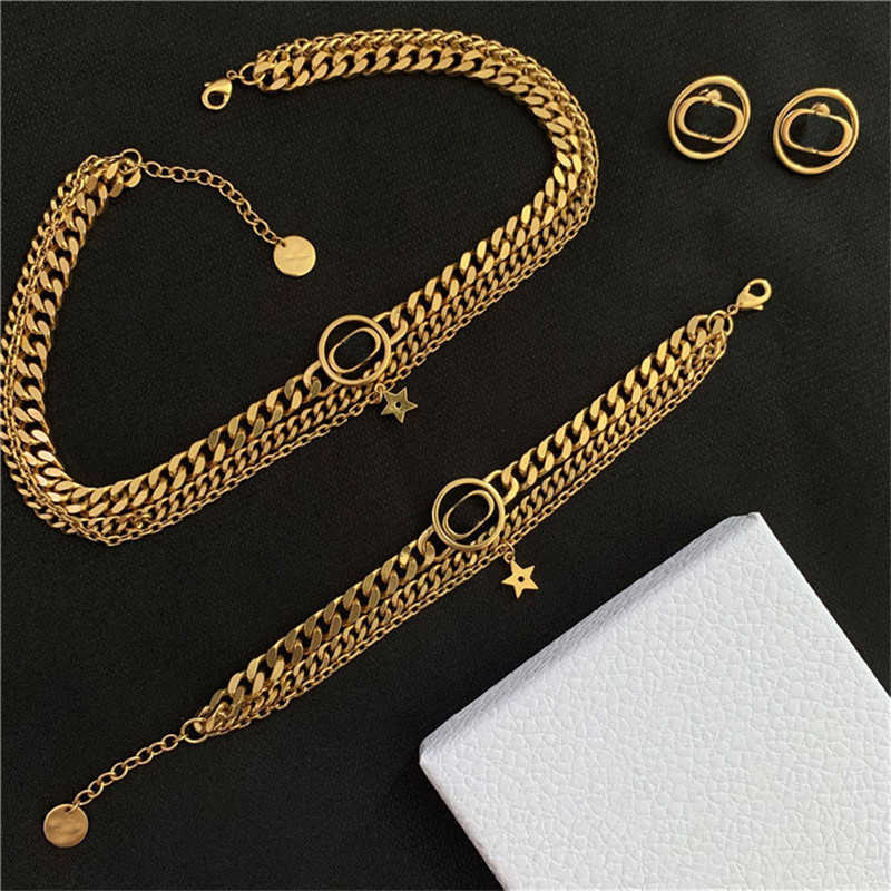 

Classic Letters Earrings Studs Retro Designer Earrings Women Brand Charm Earrings Jewelry Gift For Party Anniversary, As pic