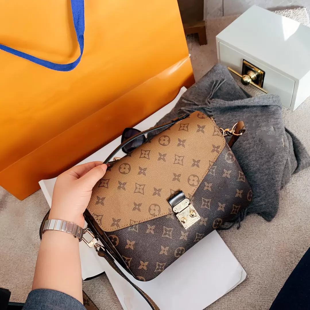 

Designer messenger bag luxury designer ladies handbag messenger bag high quality mini handbag single shoulder, Brown 1