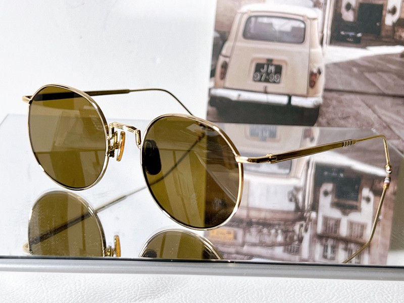 

Sunglasses For Women and Men Summer 125 Style Anti-Ultraviolet Retro Plate Full Frame Eyeglasses Random Box