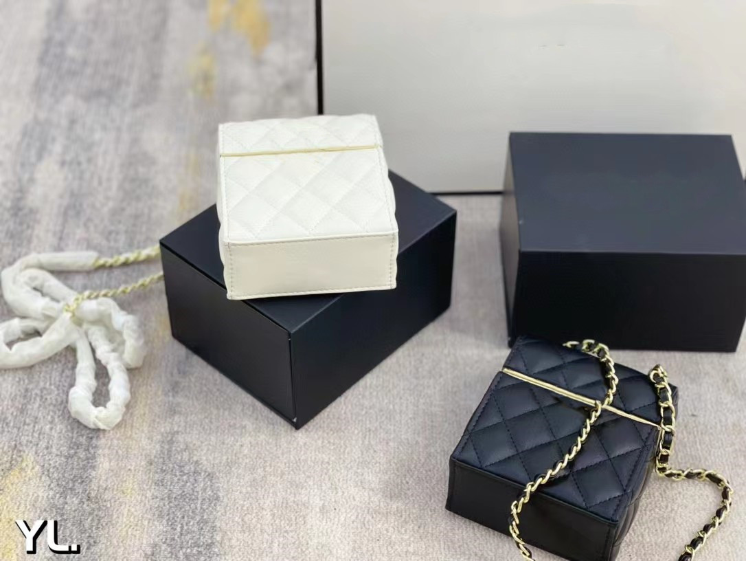 

10CM small box design chain shoulder bag with makeup mirror minibag Fashion, White