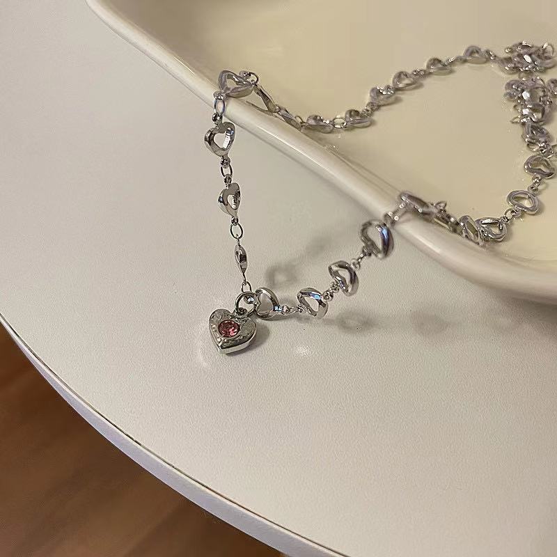 

Love Necklace New Sense of Spice Girls Ins Cool Style Clavicle Chain Women
