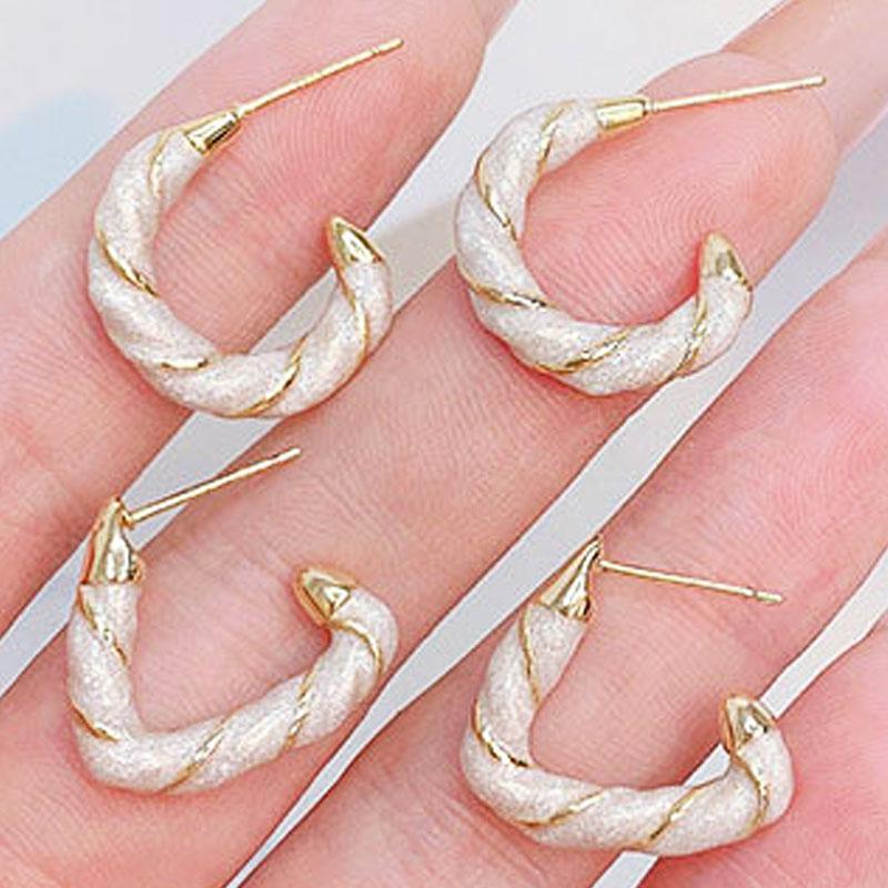

Clip-on & Screw Back Trendy Temperament White Hoop Earrings Noble Luxury Minimalist Exquisite Personalized For Lady Charm Accessories Jewelr