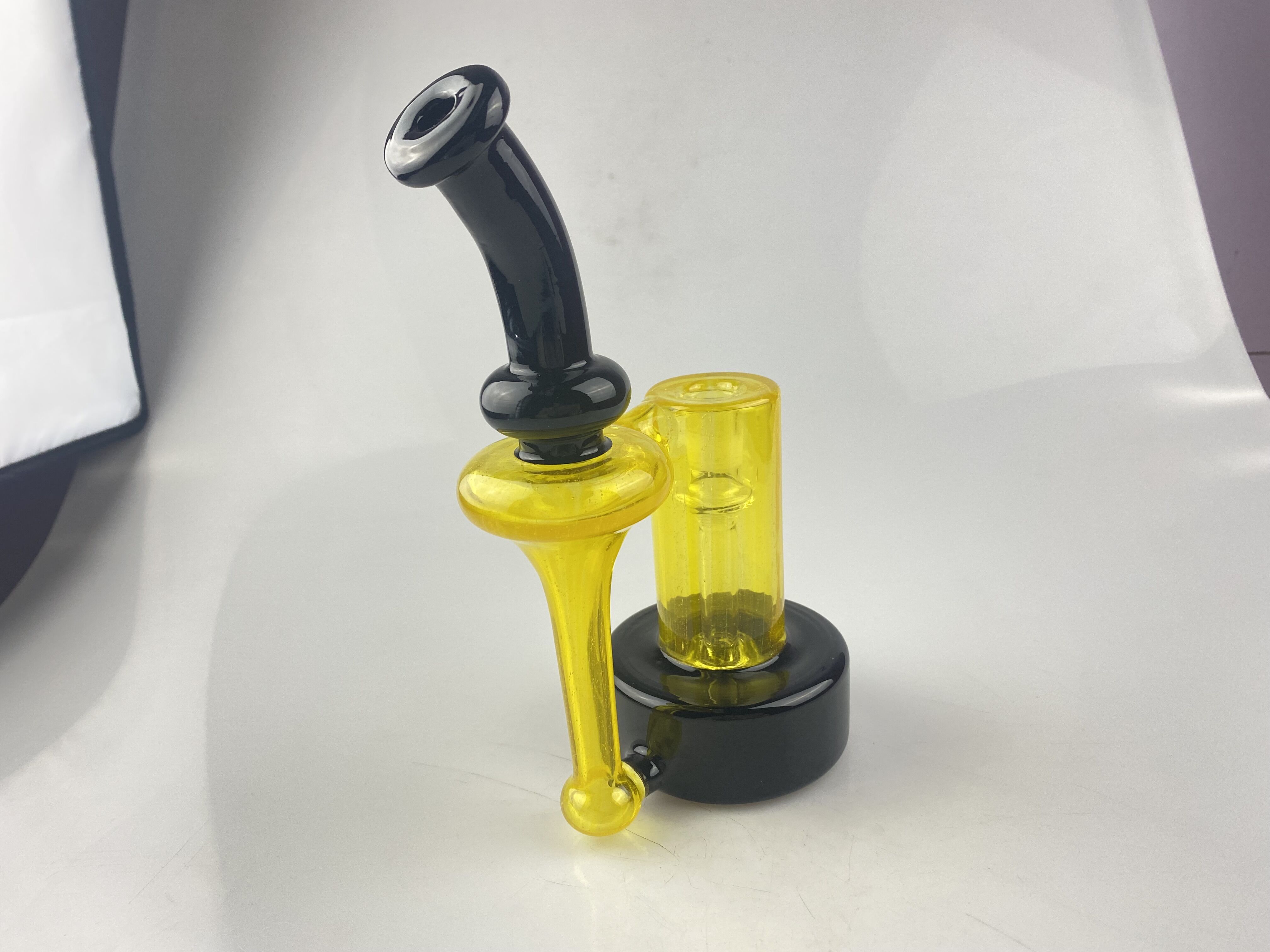 

Smoking Pipes,rbr2.0,14mm joint ,recycle,blavk with american yellow