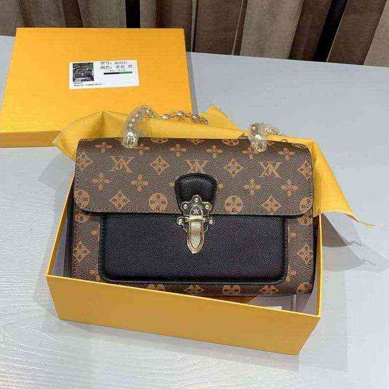 

Brand Genuine Designer Leather Women's Bag Autumn Fashion Lock Print Chain Versatile Small Square Donkey, Picture color matching box