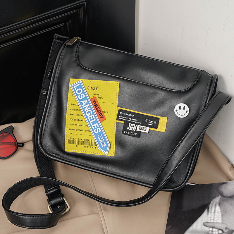 

Wholesale factory leather bag street personality badge hipster shoulder bags large capacity wear-resistant leathers backpack college style black fashion handbag, Black-3590