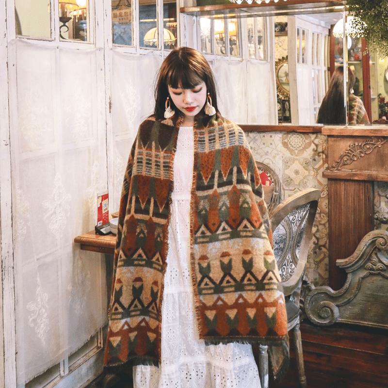 

Scarves Vintage Ethnic Cape Ponchos Cardigan Autumn Winter Women Hippie Cloak Cardigans Thick Warm Tassels OutwearScarves