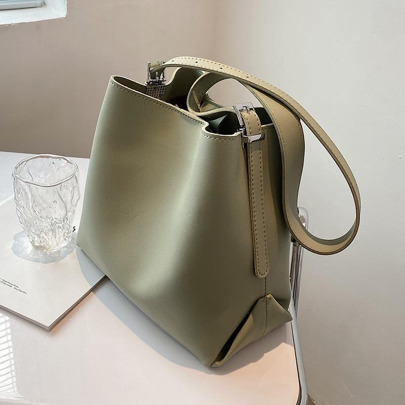 

Evening Bags PU Leather Bucket Shoulder Crossbody Bag For Women 2022 Simple Trendy Luxury Solid Color Female Travel Purses Handbags, White