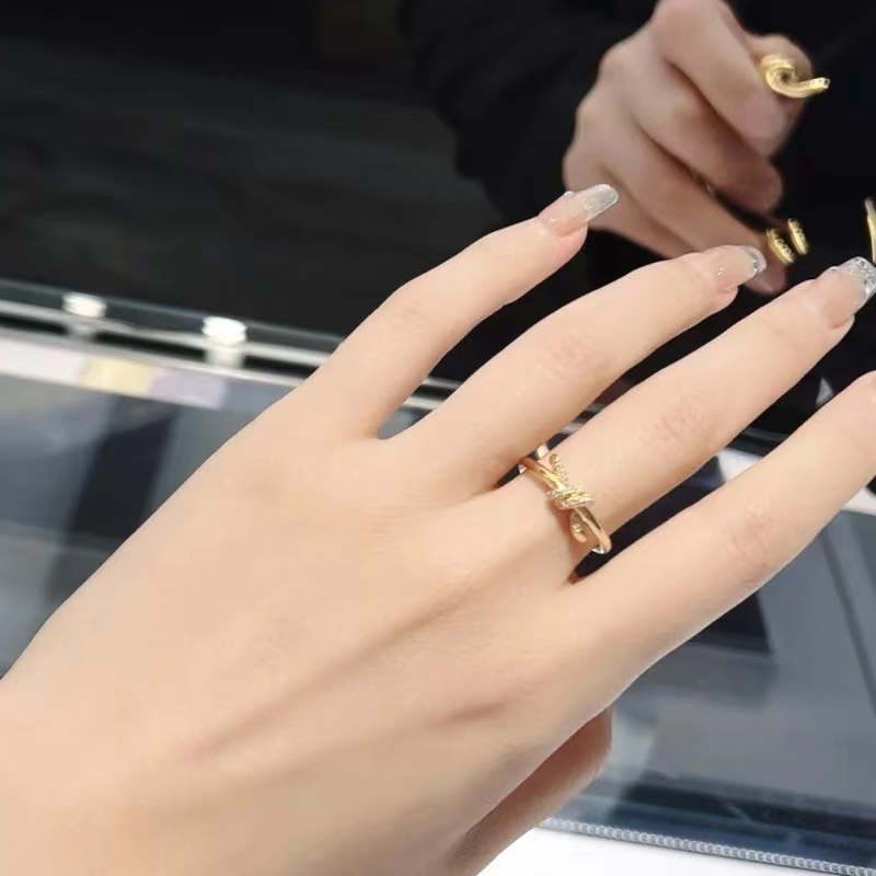 

TIFF2022 New Women's Fashion Knot Series Ring Cross Kink European And American Design Diamond Inlaid Couple Rings