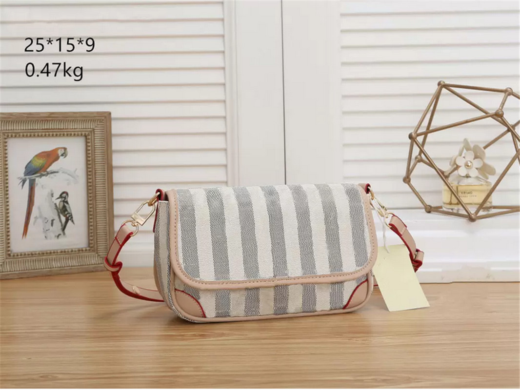 

Summer Women Purse and Handbags 2022 New Fashion Casual Small Square Bags High Quality Unique Designer Shoulder Messenger Bags H0608