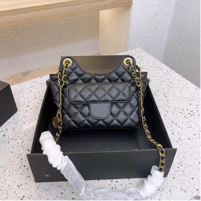 Designer dames hobo sac fourre-tout en cuir authentique sacs de travail de shopping vintage en métal doré en métal double badge chaîne matérielle