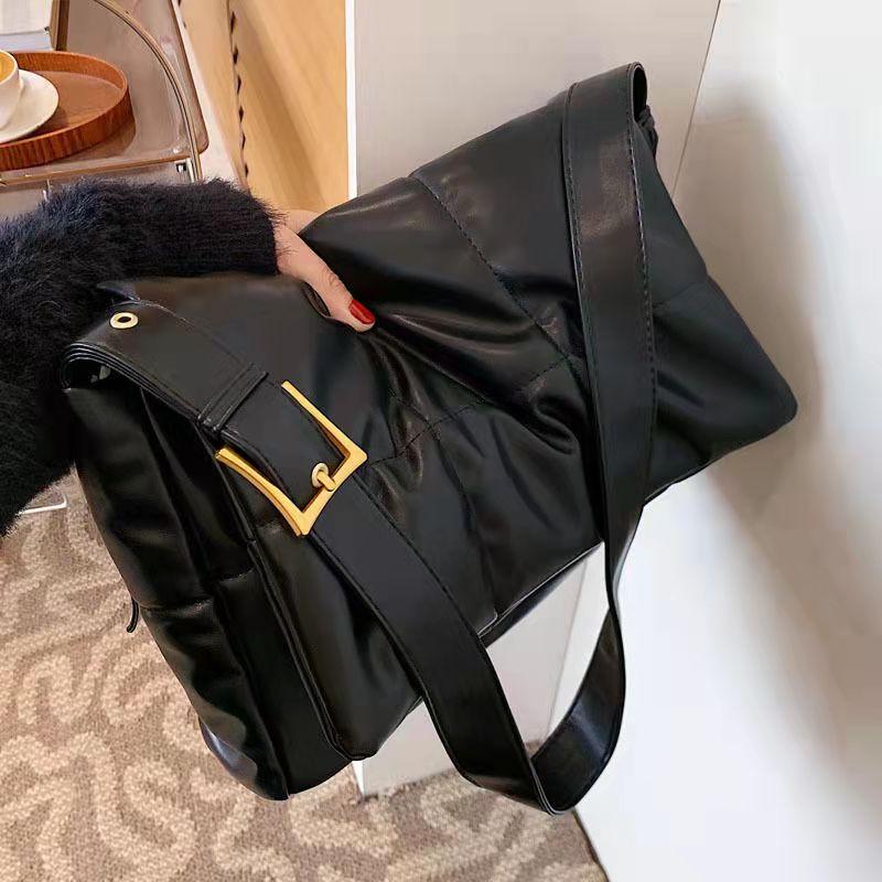 

Evening Bags Fashion Large Tote Bag Large-Capacity Women's 2022 Trend Style Summer Shoulder Down Texture Messenger Aesthetic BagEvening, Black