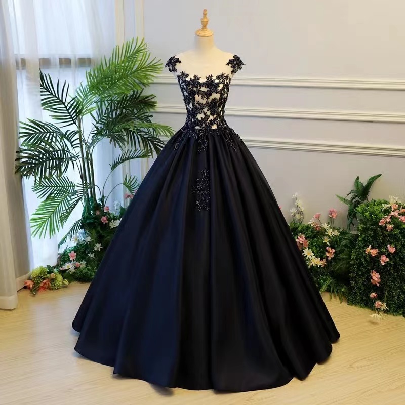 

2022 Black Lace Quinceanera Dresses Prom Princess Ball Gown Appliques Sweet 16 Long Prom Party Gown Vestidos De 15 Anos BQ08, Same as picture
