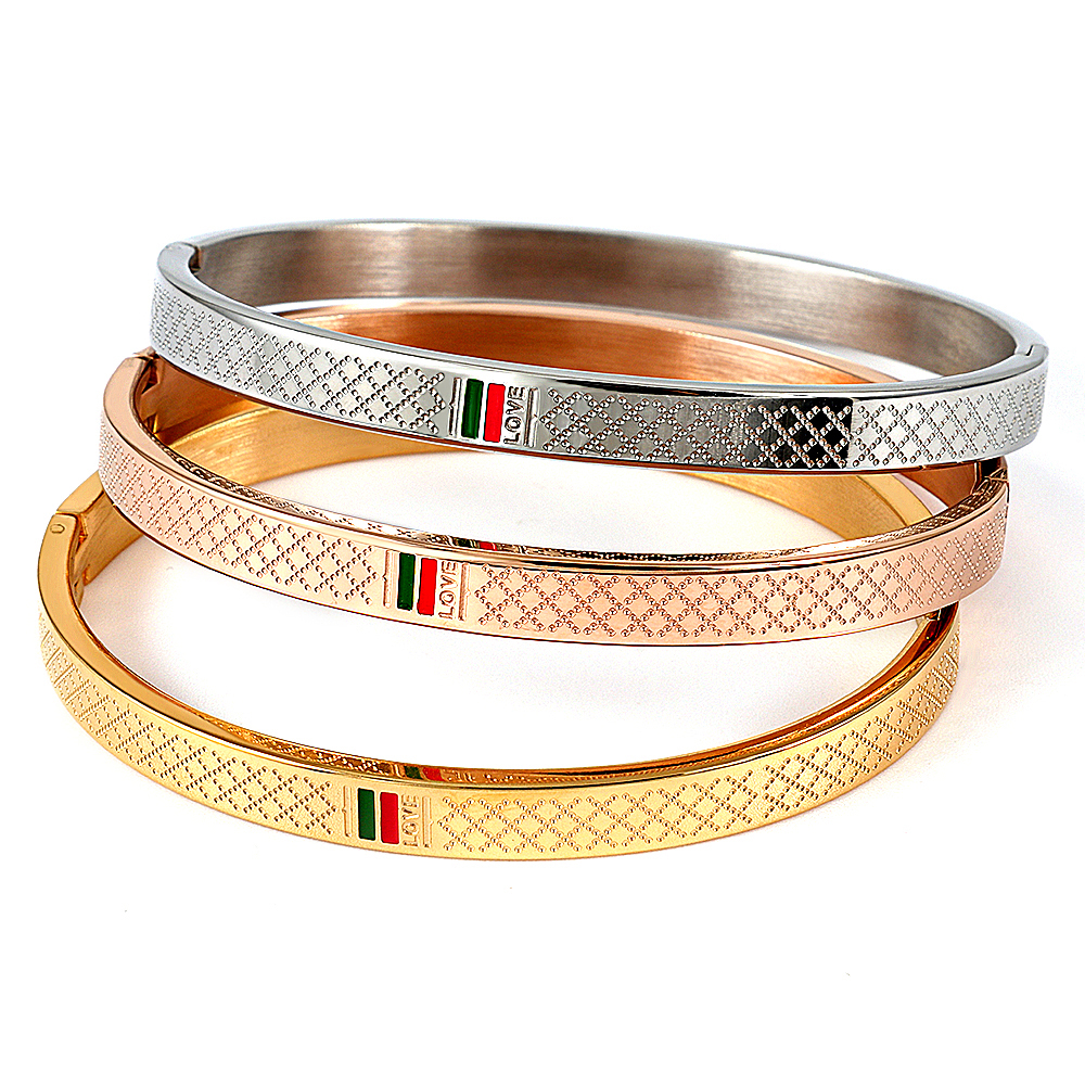 

2022 High Quality Women Classic Designer Bangles Drop Oil Stainless Steel Gold Pated Luxury Letter Couple Bracelets Lady Party Gifts Wholesale