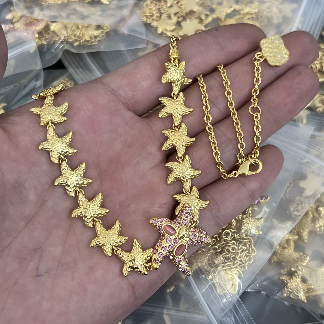 Fashion new designed Pendants Cuba thick chain necklace Banshee Medusa head portrait 18K gold plated women's ladies necklaces Designer Jewel-image-774475286