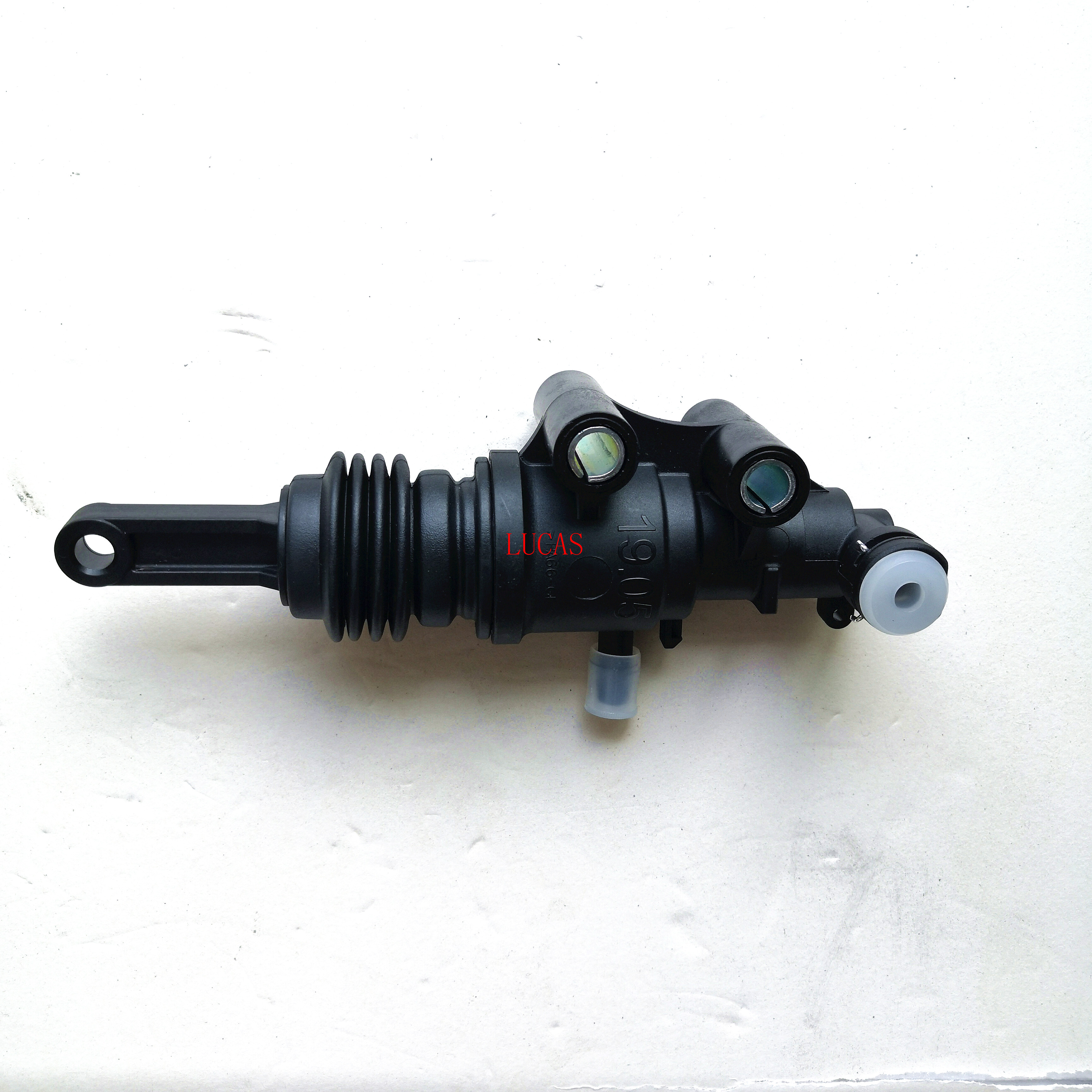 

Clutch Master Cylinder for Ranger 2.2 3.2 BT50 AB397A543AC 1732860 1863434 UC2J41990B