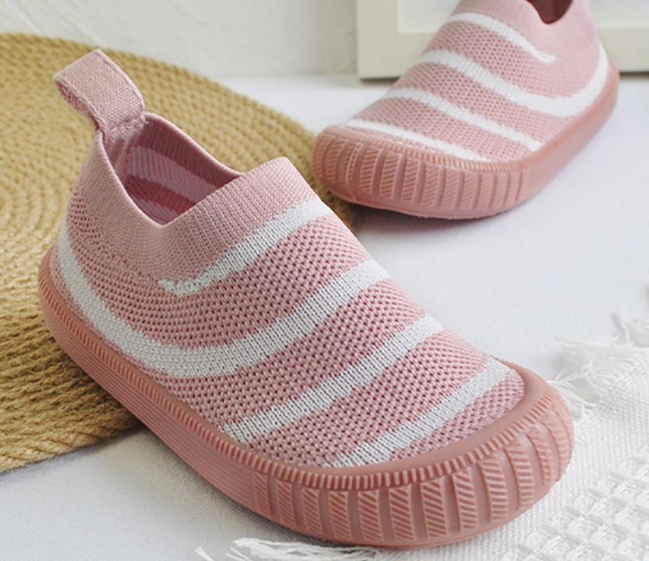 

Athletic & Outdoor Kids Shoes Knit Fabric Barefoot Boys Sneakers Strips Slip On Wide Toe Girls Casual Nonslip Soft Sole Children SandQ BabyA, Black